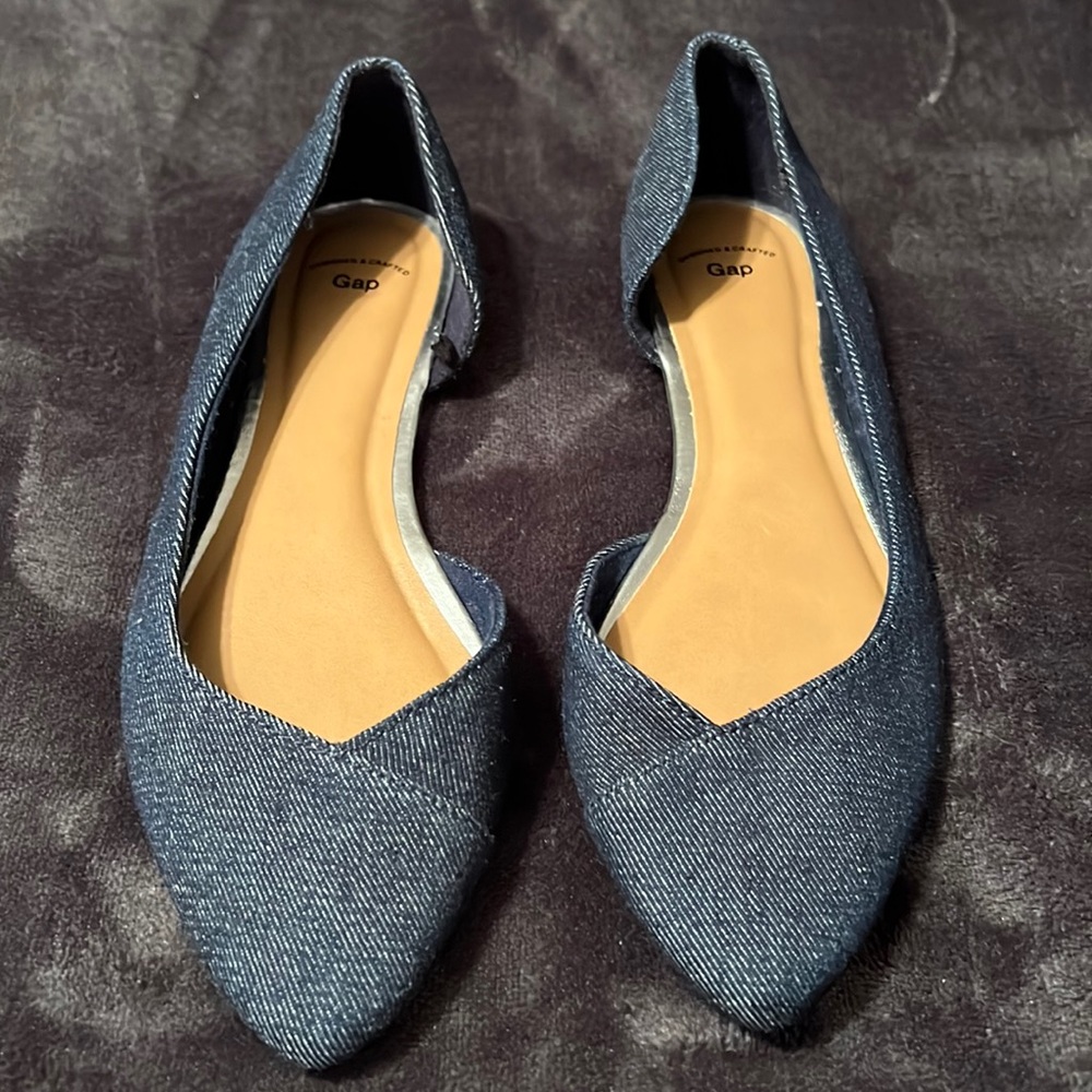 Gap , denim , NWOT . Size 7